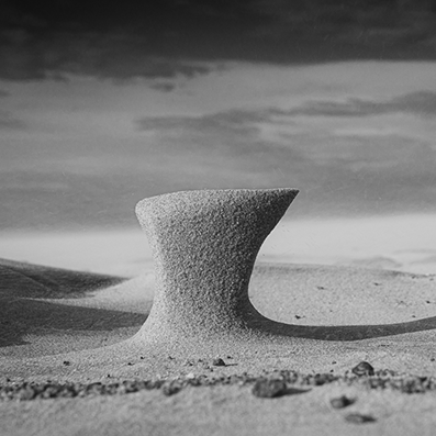 Read more about the article Waldemar Michorzewski / Wiatr buduje przestrzeń. Światło… / wystawa / Galeria Jednego Dnia