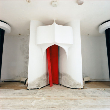 Nicolas Grospierre / Lost in architecture